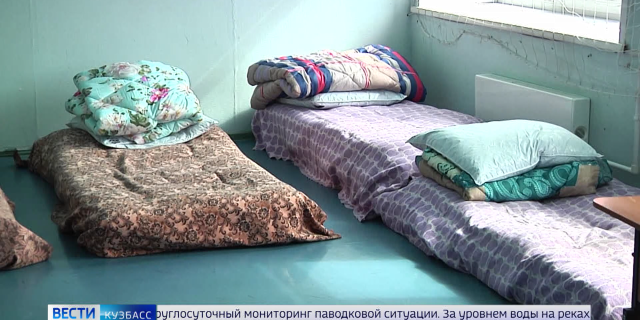 ГОТОВЯТСЯ К ПАВОДКУ-0-00-12-195